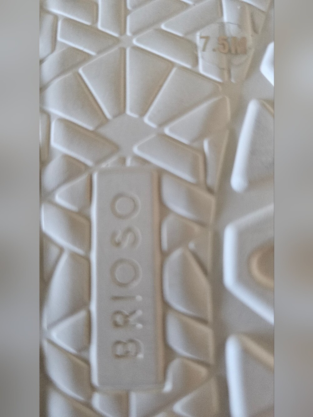Brioso Women's White Tan Casual Retro Sneakers Shoes w/Silver Women's Sz 7.5 - Picture 9 of 11